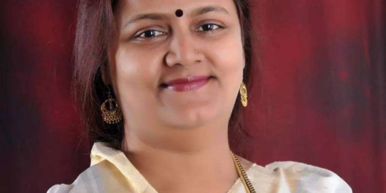 पुणे पदवीधर मतदारसंघ निवडणूक ; नीता ढमाले यांची प्रचारात जोरदार मुसंडी