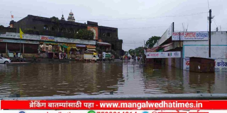 Ujani Update! उजनीतून विसर्ग घटला, भीमेच्या पातळीत वेगाने वाढ सुरूच; गोपाळपूर पुलावर पाणी