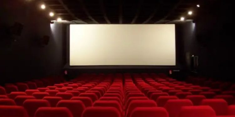 राज्यात उद्यापासून थिएटर्स उघडणार, 50 टक्के क्षमतेची मर्यादा, सरावासाठी स्वीमिंगपूलही खुले