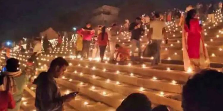 दिवाळीसाठीही राज्य सरकारने नियमावली; सण साधेपणाने साजरा करा