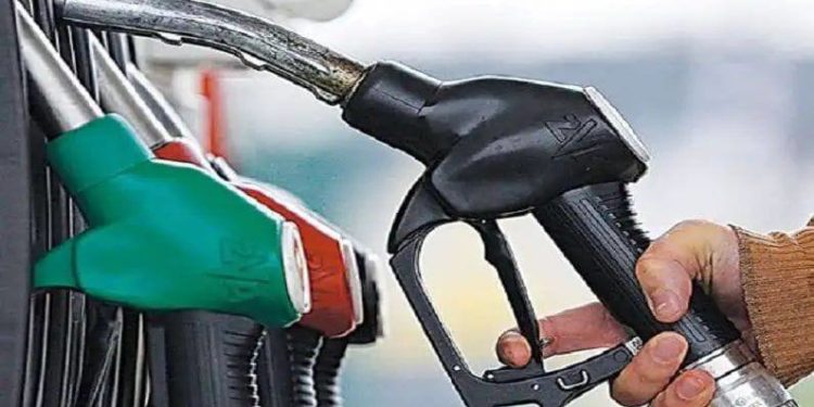 पेट्रोल पंप सुरू करणं आता अधिक सोप झालं, पंप सुरू करण्याबाबतचे अनेक नियम बदलले