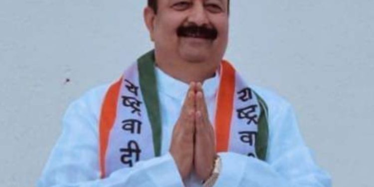 राष्ट्रवादीचे माजी आमदार दीपक साळुंखे-पाटील त्यांच्यावरही कार्यवाहीची मागणी