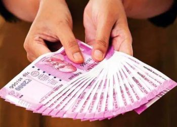 महत्वाची बातमी! आजपासून ‘हे’ नियम बदलले, थेट आपल्या खिशावर होणार परिणाम; जाणून घ्या