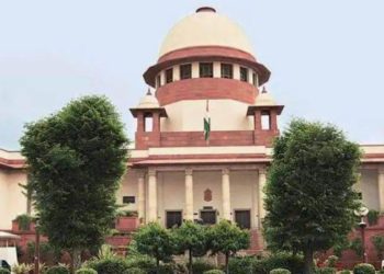 ठाकरे सरकारला धक्का! मराठा आरक्षणावरील तात्काळ स्थगिती उठवण्यास सर्वोच्च न्यायालयाचा नकार