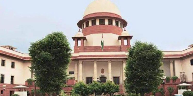 ठाकरे सरकारला धक्का! मराठा आरक्षणावरील तात्काळ स्थगिती उठवण्यास सर्वोच्च न्यायालयाचा नकार