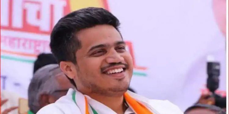 रोहित पवारांनी घेतला सोलापूर जिल्ह्यातील ‘हा’ साखर कारखाना चालविण्यास