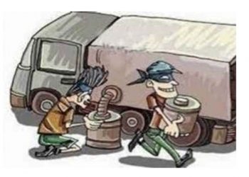 चोरांची नवी शक्कल मंगळवेढ्यात धाडसी चोरी! पंपावरून 1 लाख 24 हजार रुपये किमतीच्या डिझेलची चोरी