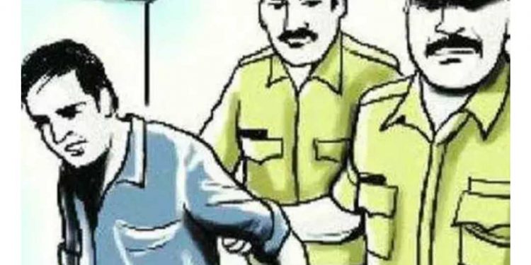 राष्ट्रीय महामार्गालगत आसलेल्या शेतकऱ्यांच्या जमिनीवर दावा करणारे तिघे जेरबंद