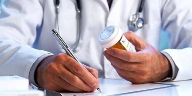 मेडिकल विद्यार्थ्यांची NEET-PG परीक्षा पुढे ढकलली; इंटर्नशीप डॉक्टरांनाही आता करोनारुग्णांची सेवा बजावण्याची परवानगी