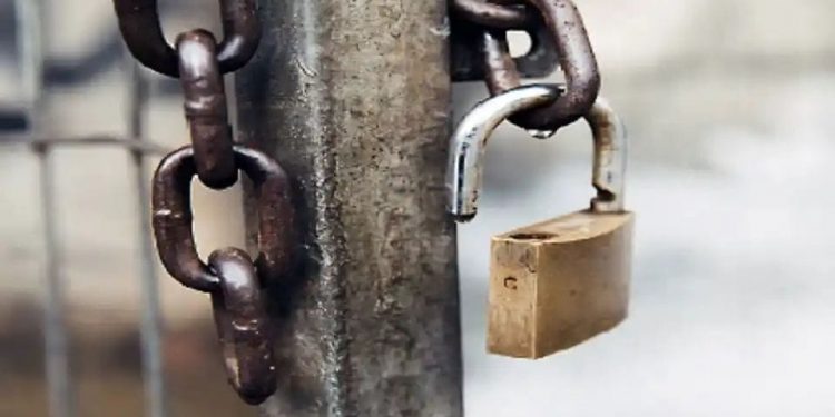 सोलापूरकरांच्या रेट्यामुळे आजपासून व्यापारपेठ खुली; शहरातील दुकाने आजपासून ‘या’ वेळेपर्यंत राहणार सुरू