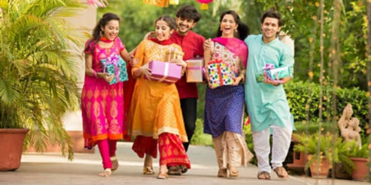 रक्षाबंधनला बहिणीला करा खुश! ‘अनामिका क्लॉथ सेंटर’मध्ये सेल सुरु; कमी बजेटमध्ये ब्रॅण्डेड कपडे उत्तम पर्याय