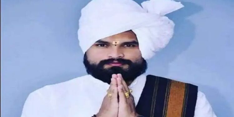 बोगस बाळूमामा प्रकरण! कोण आहेत मनोहरमामा आणि नेमकं प्रकरण काय आहे? जाणून घ्या