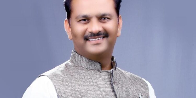 भगिरथ भालके चेअरमन असलेल्या विठ्ठल कारखान्यात कोट्यवधींचा घोटाळा; अभिजीत पाटील यांचा गंभीर आरोप