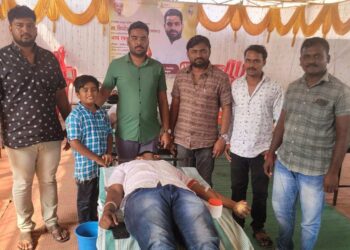 सिध्देश्वर आवताडे यांच्या वाढदिवसानिमित्त 132 रक्तदात्यांनी केले रक्तदान; प्रशांत गायकवाड यांचा स्तुत्य उपक्रम