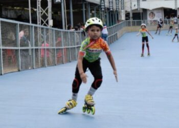 शब्बास रे पठ्ठ्या! सलग 81 तास स्केटिंग; मंगळवेढयात पंक्चर काढणाऱ्याच्या मुलाने केला विश्वविक्रम