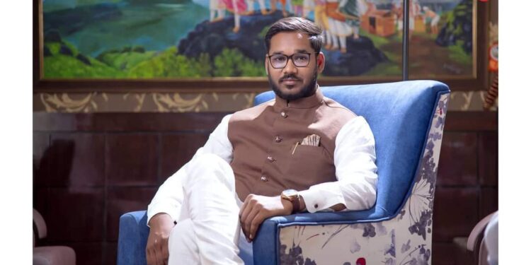 बार्शी नंतर पंढरपूर व मंगळवेढेकरांची उडाली झोप! सहा महिन्यात पैसे दुप्पट करून देण्याचा बहाणा; प्रथमेश कट्टेसह दोघांवर फसवणुकीचा पहिला गुन्हा दाखल