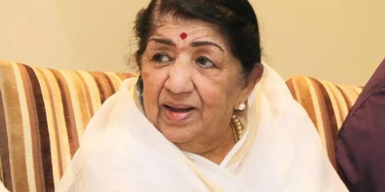 स्वरकोकिळा भारतरत्न गानसम्राज्ञी लता मंगेशकर यांचं निधन, 28 दिवसांची झुंज संपली; वयाच्या 93 व्या वर्षी लतादीदींनी घेतला जगाचा निरोप