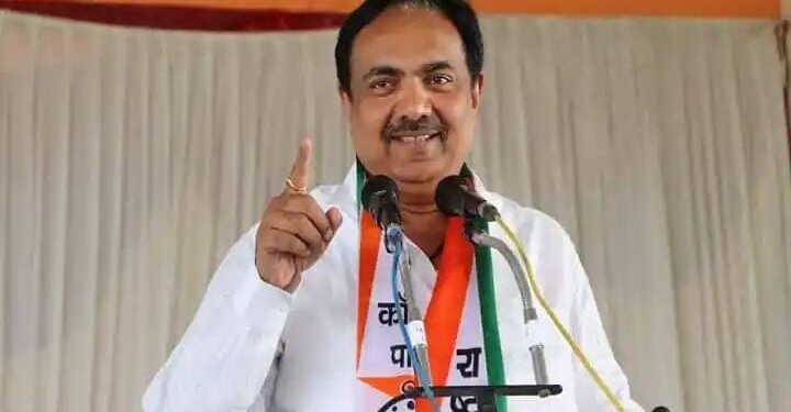…अन् भरमेळाव्यात जयंत पाटील यांनी भगिरथ भालकेंचे कान टोचले; लोकांमध्ये मिसळून काम करा..दिला सल्ला