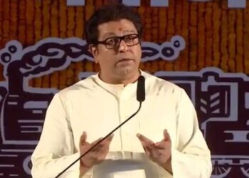 राज गर्जना! जनतेशी गद्दारी का? ठाकरे सरकार स्थापनेवरुन राज ठाकरेंचा शिवसेनेसह यांच्यावर साधला निशाणा…