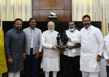 मोदी सकारात्मक! मतदारसंघाच्या विकासासाठी आ.आवताडे यांनी घेतली पंतप्रधान मोदींची भेट; कायापालट होणार