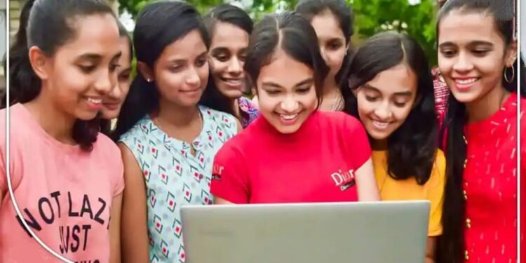 बारावीच्या विद्यार्थ्यांनो लक्ष द्या! ‘इथे’ क्लिक करुन पाहता येईल निकाल; ‘या’ तारखा निकालानंतर तुमच्यासाठी महत्त्वाच्यात