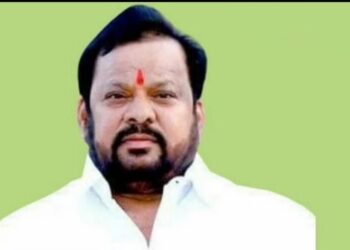 गौप्यस्फोट! सांगोल्याचे आमदार शहाजी बापूंचं धक्कादायक विधान; थेट गुवाहाटीवरून साधला संवाद