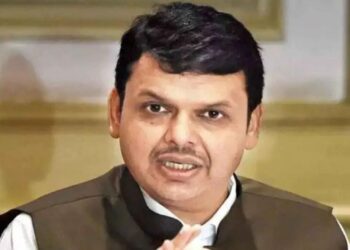 Breaking! देवेंद्र फडणवीस राज्यपालांच्या भेटीसाठी राजभवनावर दाखल, सत्ता स्थापनेसाठी जोरदार हालचाली; ‘ही’ मागणी केली जाणार