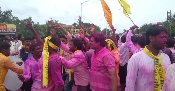 Breaking! सत्ताधाऱ्यांना धक्का देत दुसऱ्या फेरीअखेर समविचारी आघाडीचे “विमान” सुसाट; कार्यकर्त्यांची गुलालाची उधळण