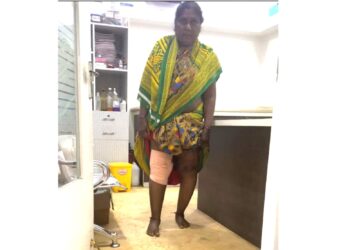 तब्बल दहा वर्षांनंतर स्वतःच्या पायावर उभी; महिलेवर गजानन लोकसेवा हॉस्पिटलमध्ये गुडघे प्रत्यारोपण शस्त्रक्रिया यशस्वी