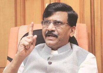 Breaking! साडे नऊ तासांच्या चौकशीनंतर संजय राऊत ईडीच्या ताब्यात; आता पुढे काय?