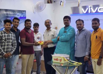 खरेदी केली 13 हजारांची अणि लकी ड्रॉ मध्ये लागला 18 हजारचा मोबाइल; तुम्ही ही जिंकू शकता फक्त आणि फक्त अमर इलेक्ट्रॉनिक्स & मोबाइलमध्ये