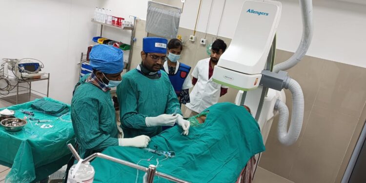 महिला मल्टीस्पेशालिटी हॉस्पिटलमध्ये दोन कॅथलॅब अँजिओग्राफी प्रोसिजर; रुग्णांनी मानले डॉक्टरांचे आभार