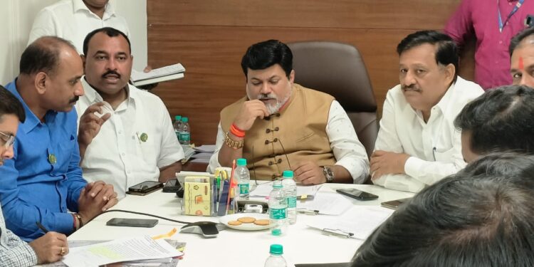 मुंबईच्या बैठकीत ठरले MIDC ची जागा पाहणी साठी ‘या’ दिवशी पथक येणार; आमदार समाधान आवताडे यांच्या पाठपुराव्याला यश