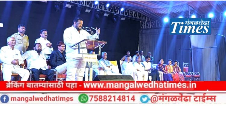 आमदार शहाजी पाटील यांच्या एंन्ट्रीने युवा महोत्सवाला आली रंगत, खास शैलीत विद्यार्थ्यांशी साधला संवाद; म्हणाले…