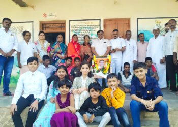 श्रेष्ठदान! कै.मनोहर सावंजी यांचे ७ वे पुण्यस्मरण दिनानिमित्त मुक्ताई येथे अन्नदान