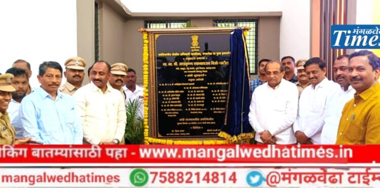 पोलिसांनी लोकप्रतिनिधीच्या बरोबर योग्य समन्वय साधून काम केले पाहिजे; पालकमंत्री विखे पाटीलांच्या सूचना