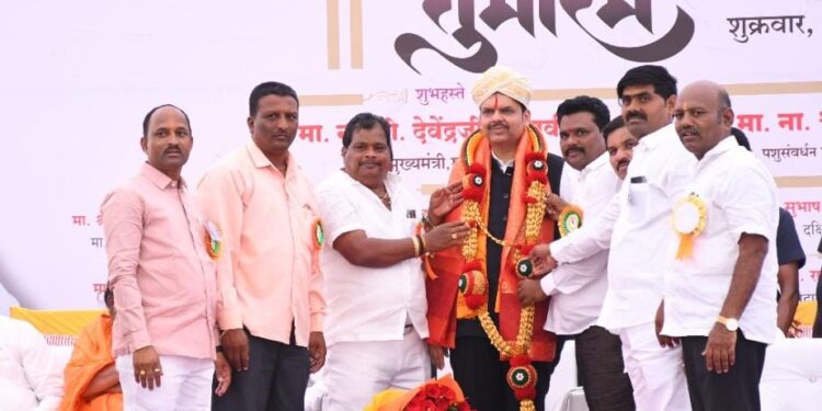 बसवेश्वर स्मारकासाठी अंबादास कुलकर्णी आग्रही; उपमुख्यमंत्री देवेंद्र फडणवीस म्हणाले…