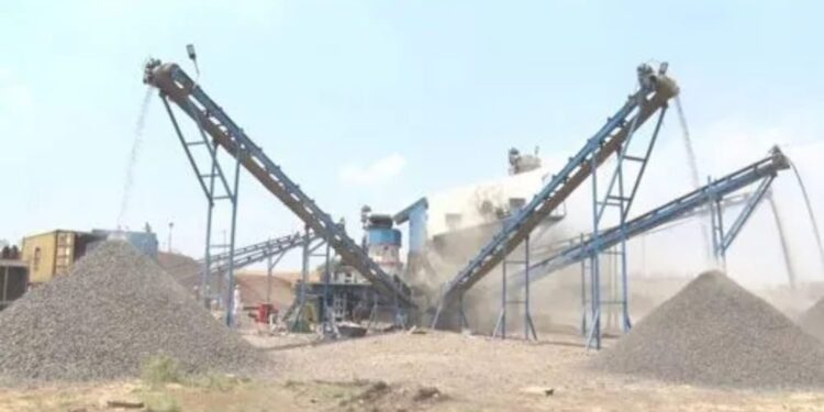 खळबळजनक! महसूल प्रशासनाकडून मंगळवेढा तालुक्यातील १६ खडी क्रशर बंद; ‘या’ कारणांमुळे कारवाई केल्याचे आले समोर