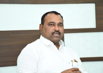 शेतकऱ्यांना अपुऱ्या व विस्कळीत वीज पुरवठ्यापासून दिलासा; नवीन डीपी व क्षमतावाढसाठी ६ कोटी ४९ लाखांचा निधी मंजूर; आ.समाधान आवताडे यांची माहिती