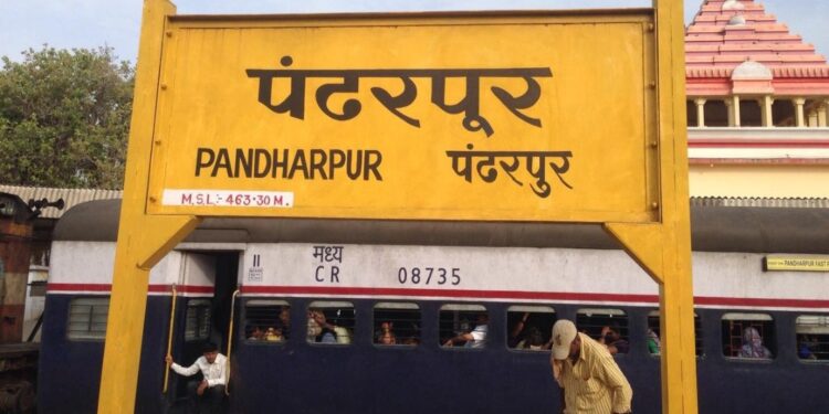 धक्कादायक! पंढरपुरात तब्बल 137 भाविकांना अन्नातून विषबाधा; होऊ लागला मळमळ-उलटीचा त्रास