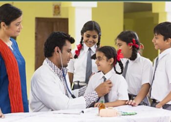 पालकांनो! सोलापूर जिल्ह्यातील लहान मुलांच्या होणार ५२ आजारांच्या तपासण्या; आता शाळेमध्येच येणार डॉक्टर; आजपासून मोहीम