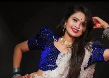 गौतमी पाटीलच्या कार्यक्रम आयोजकावर गुन्हा; पोलिसांनी रात्रीच कार्यक्रम बंद करून केली कारवाई; सोलापूर जिल्ह्यातील घटना