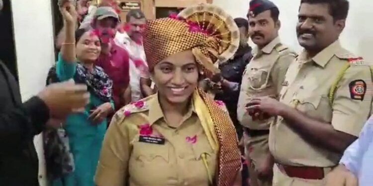 अश्रू अनावर! राजश्री पाटील यांच्या बदलीनिमित्त निरोप; मंगळवेढ्याच्या पोलीस दलात अशी घटना पहिल्यांदाच घडली