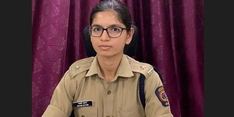 लेडी सिंघम! मंगळवेढा पोलीस ठाण्याचा पदभार आयपीएस नयोमी साटम यांनी स्वीकारला; म्हणाल्या.. पाळेमुळे शोधून नष्ट करणार