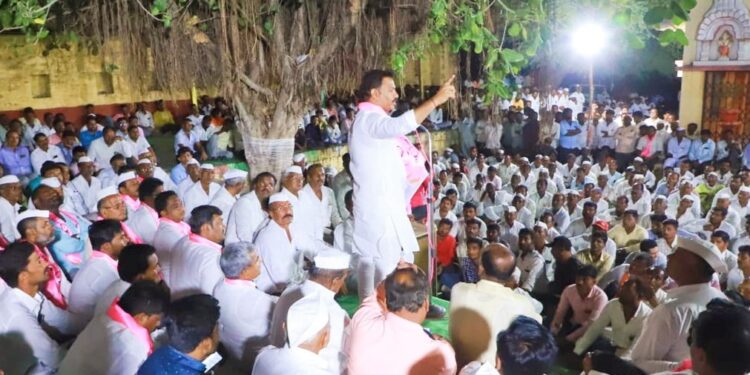 गोलमाल! काळेंची शेती फायद्यात अन् कारखाना मात्र तोट्यात; अभिजीत पाटीलांचा थेट मुळावर घाव