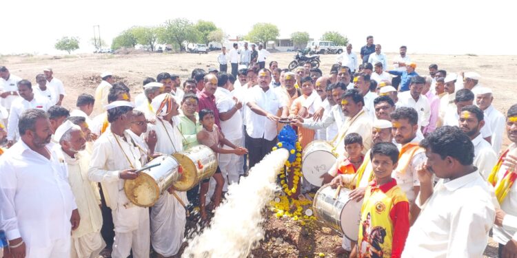 पाणीदार आमदार! जनतेची तहान भागवली; आ समाधान आवताडे यांच्या हस्ते म्हैसाळ उपसा सिंचन योजनेच्या पाण्याचे पूजन