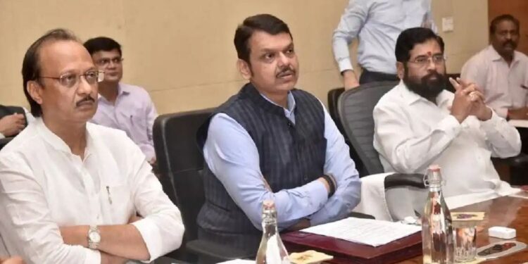 मराठा विद्यार्थ्यांसाठी मोठी बातमी; अजित पवारांच्या उपस्थितीतील पहिल्या कॅबिनेटमध्ये घेतले ‘हे’ महत्वाचे निर्णय