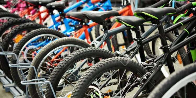 सर्वात स्वस्त! तुमच्या आवडीची सायकल खरेदी करा होलसेल भावात; मंगळवेढ्यातील श्री सायकल कंपनीमध्ये असंख्य व्हरायटी एकाच छताखाली