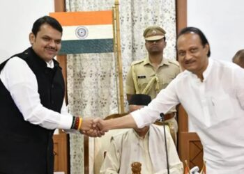 मोठी बातमी! अजित पवारांनी उपमुख्यमंत्री पदाची घेतली शपथ; दादासोबत राष्ट्रवादीचे किती आमदार? कुठले नेते फुटले? शपथ घेणाऱ्या ‘या’ आमदारांची यादी