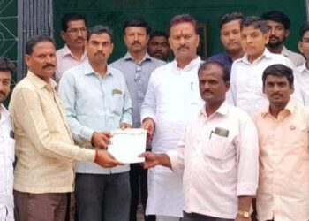 अभिजीत पाटील ॲक्शन मोडमध्ये; तलावात लवकरात लवकर पाणी सोडा अन्यथा आंदोलन करणार; जलसंपदा विभागाला दिला इशारा